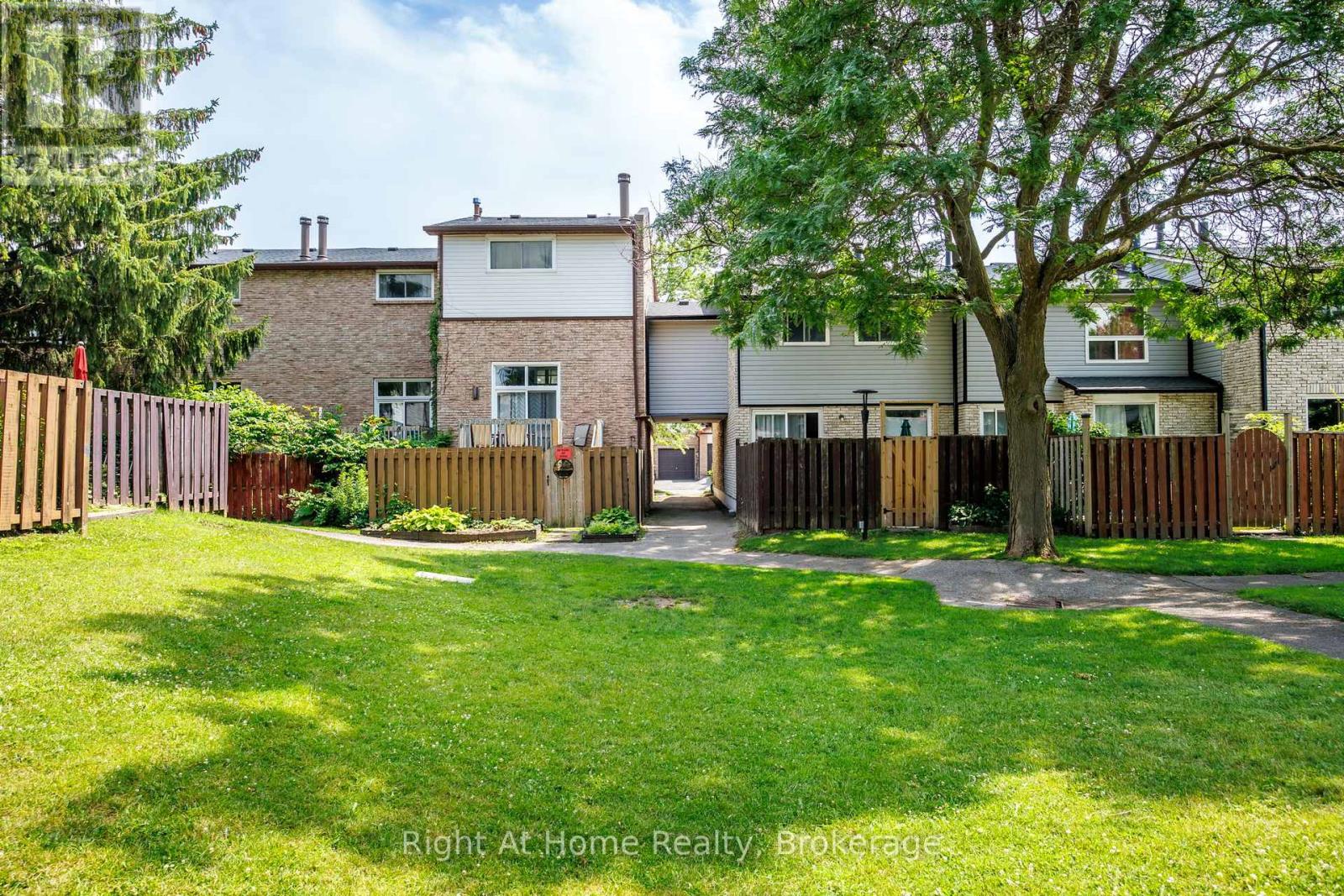 #37 1330 TROWBRIDGE DRIVE - 30