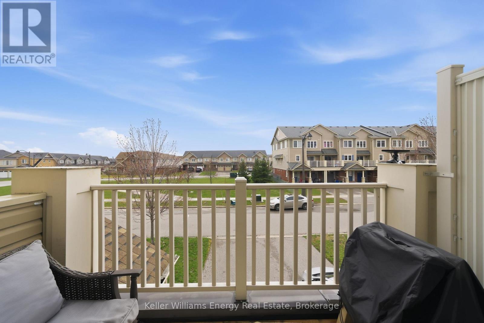 98 TABARET CRESCENT - 15