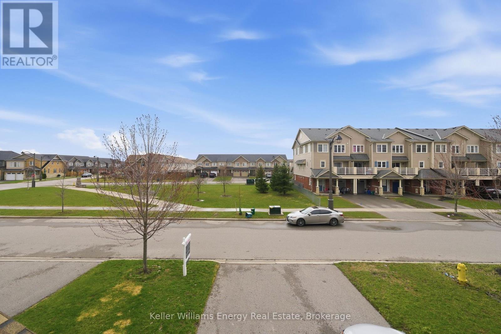98 TABARET CRESCENT - 16