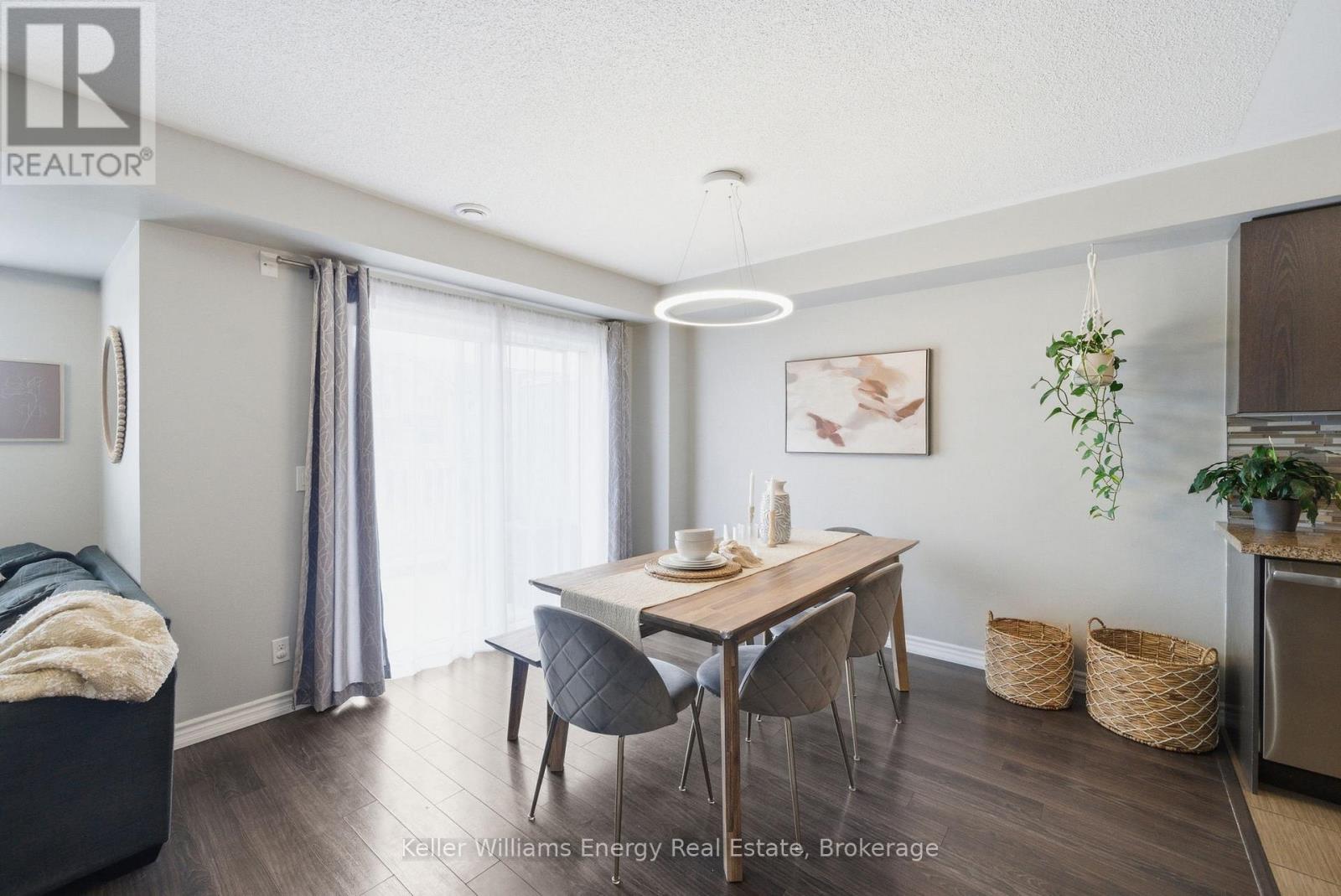 98 TABARET CRESCENT - 6
