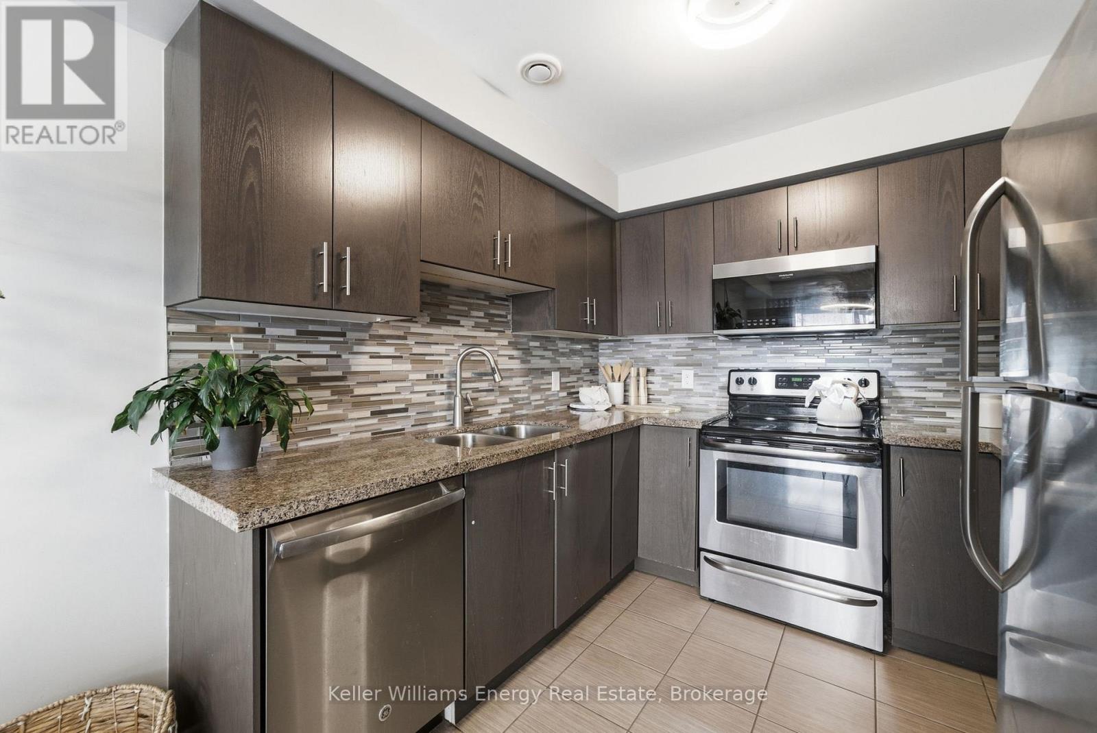 98 TABARET CRESCENT - 8