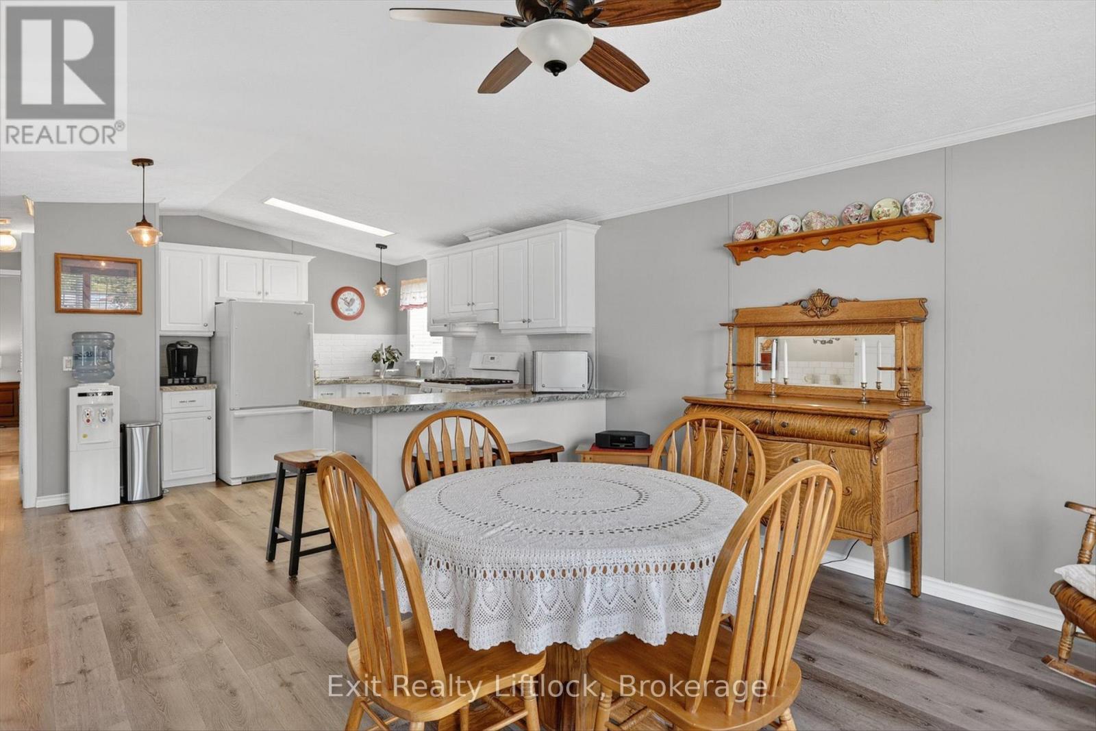 9 POPLAR DRIVE - 16