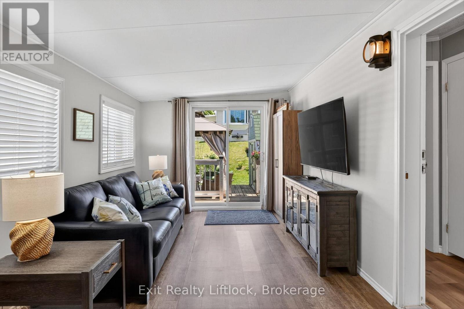 9 POPLAR DRIVE - 18