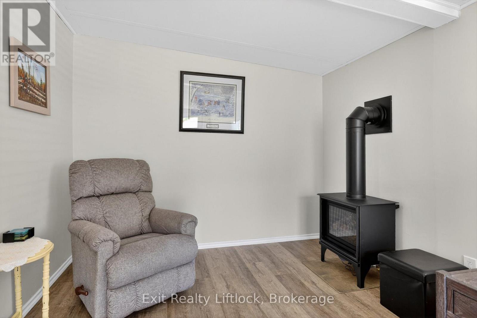 9 POPLAR DRIVE - 21