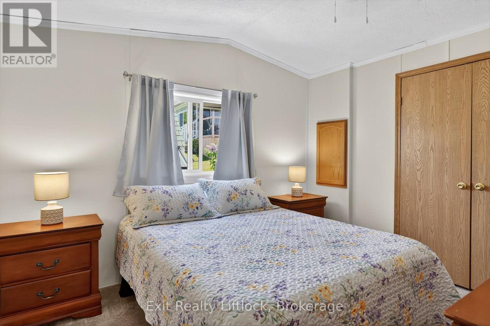 9 POPLAR DRIVE - 22