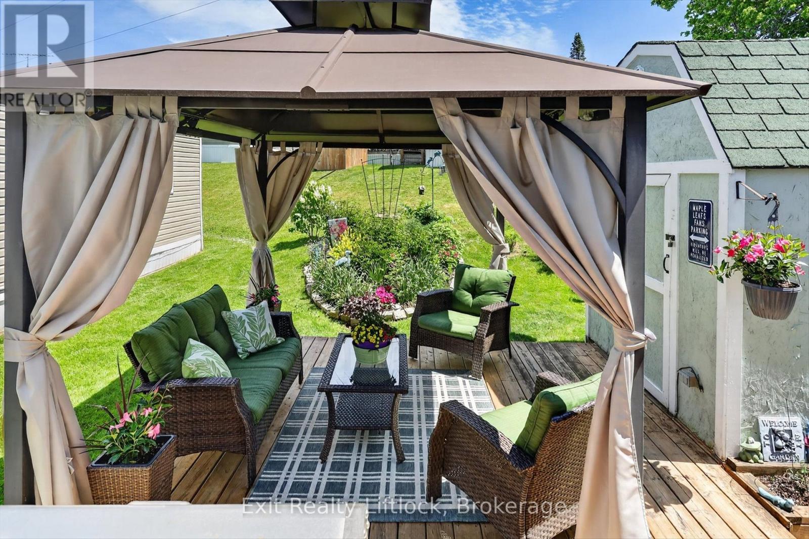 9 POPLAR DRIVE - 30