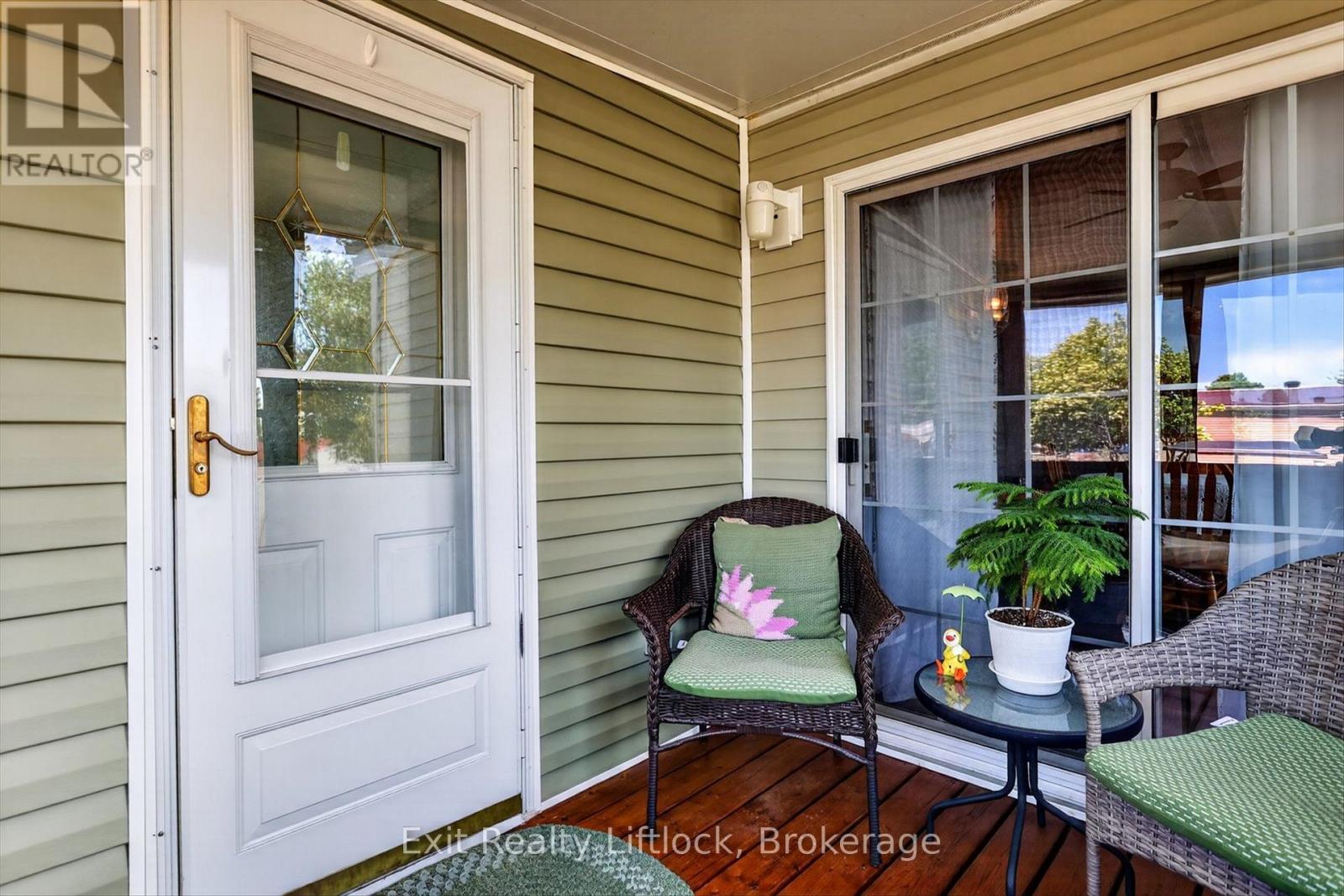9 POPLAR DRIVE - 6