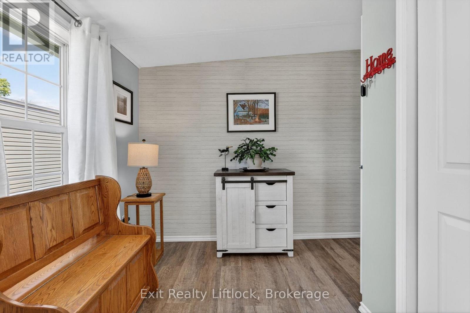 9 POPLAR DRIVE - 8