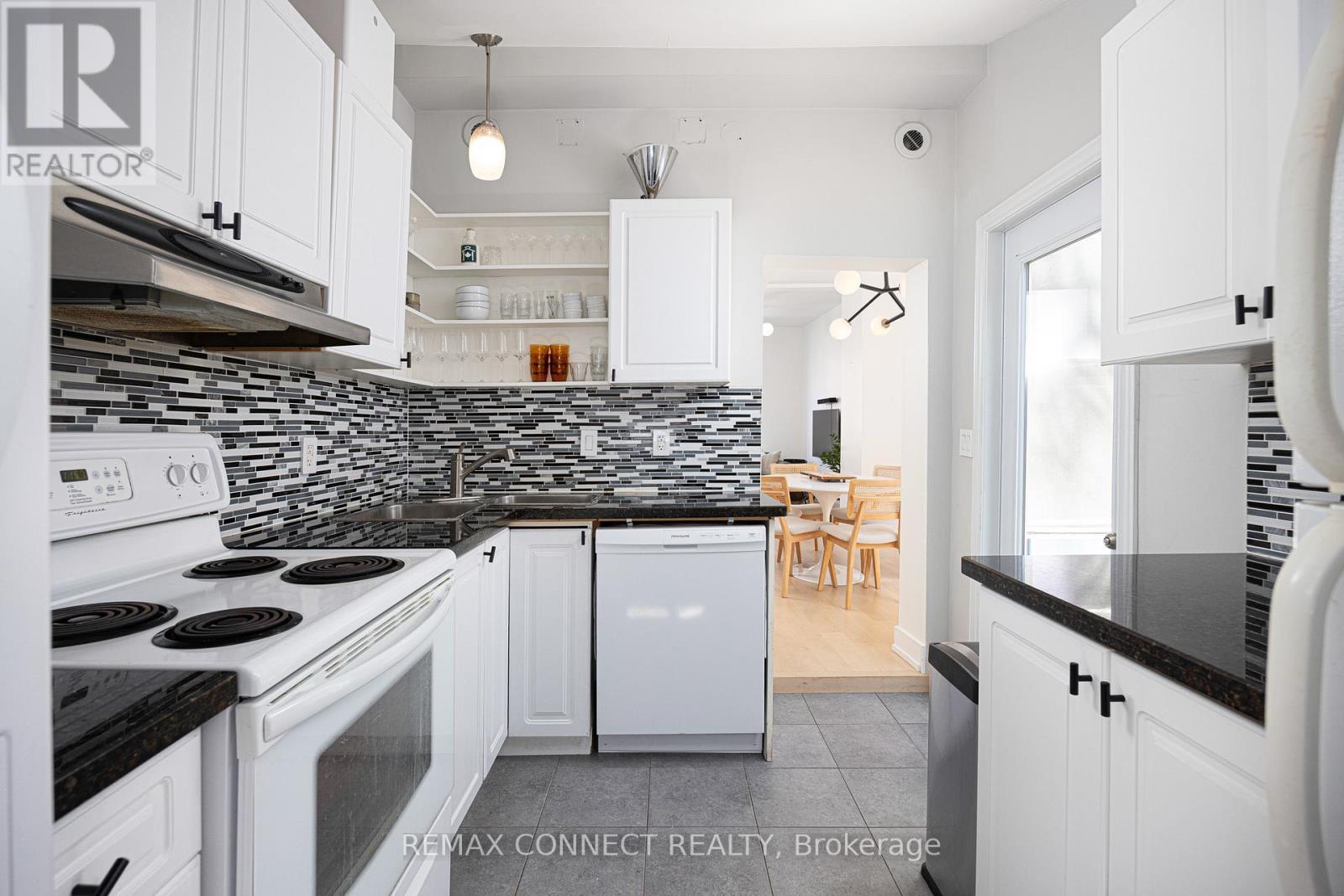 553 KING STREET E - 14