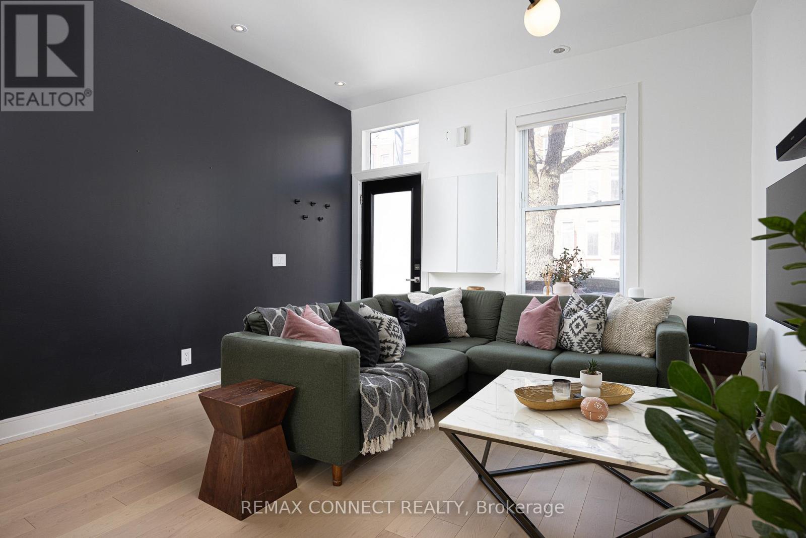 553 KING STREET E - 6