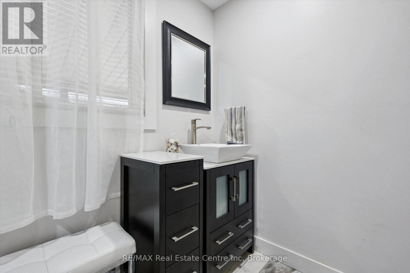 14 ASH STREET - 15