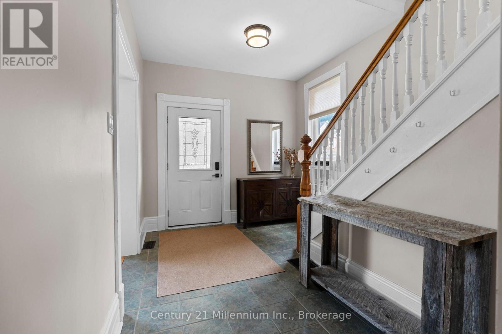 329 7TH STREET E - Image 12