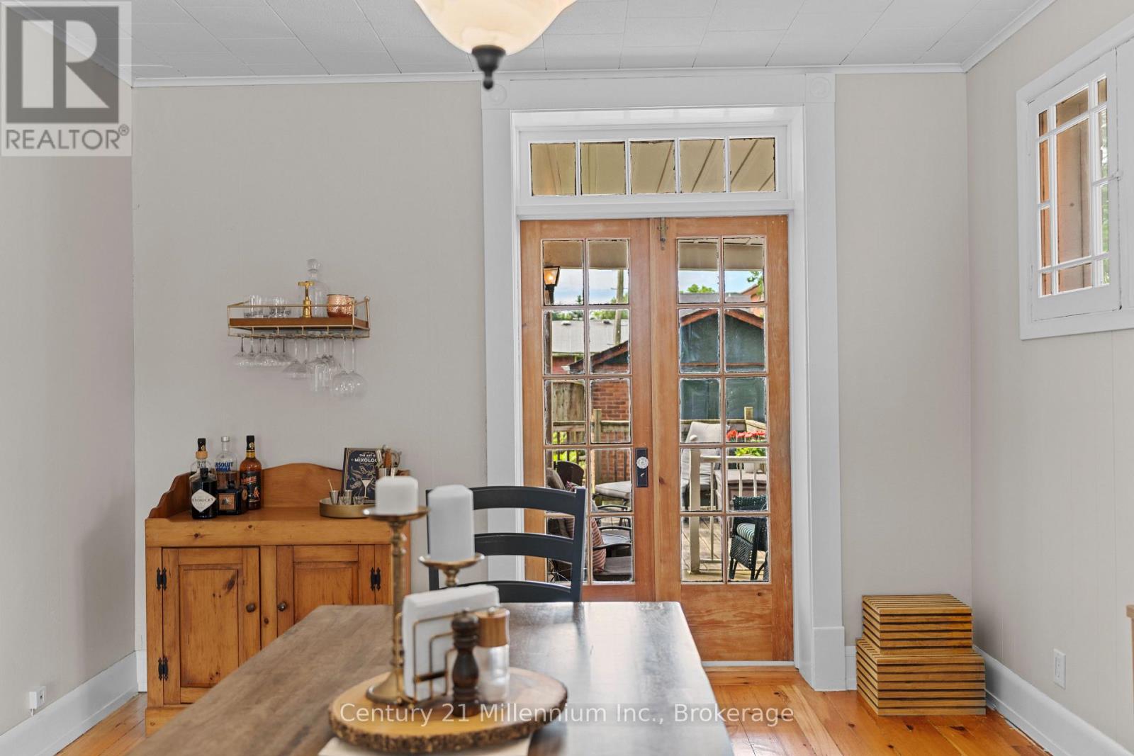 329 7TH STREET E - Image 19