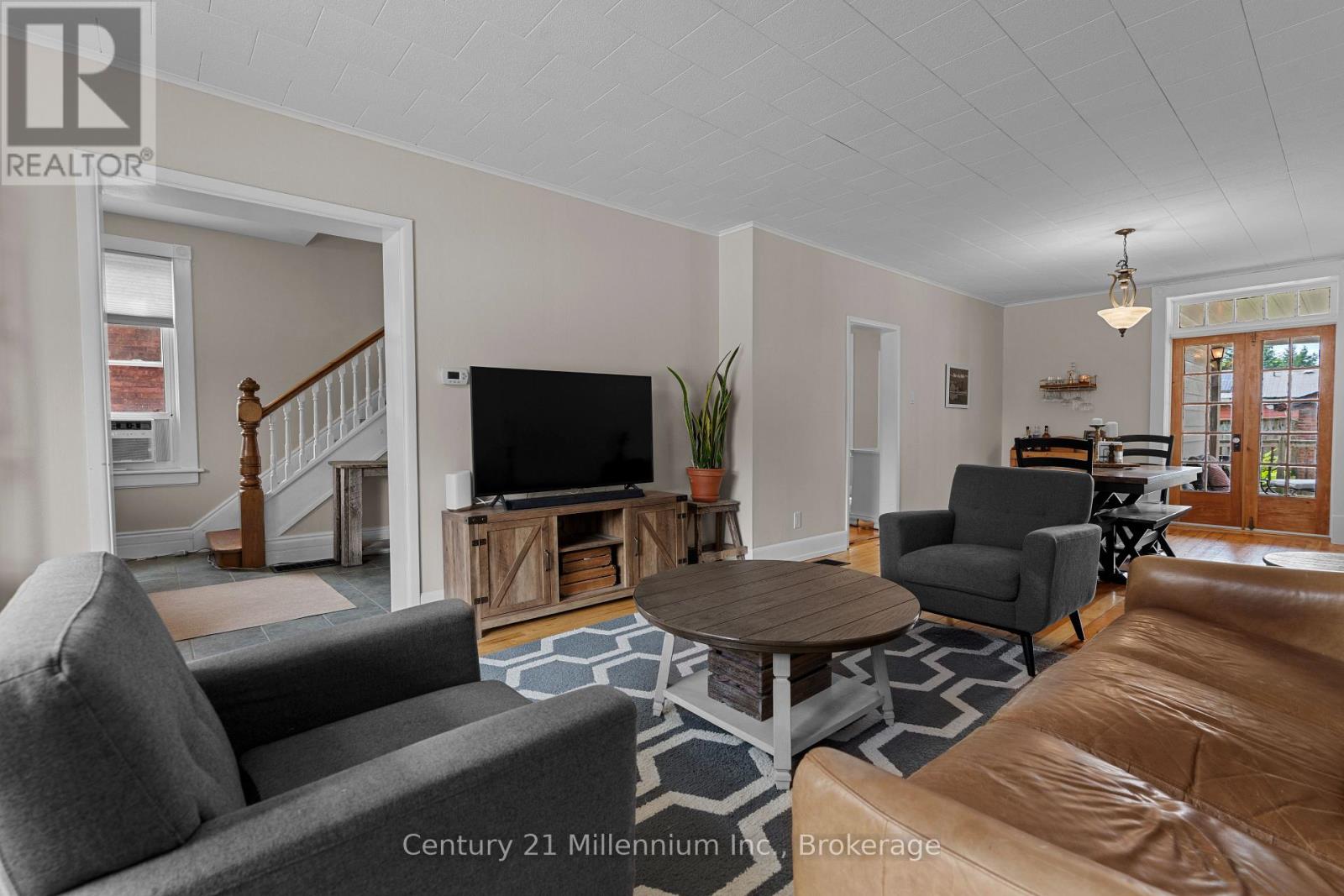 329 7TH STREET E - Image 22