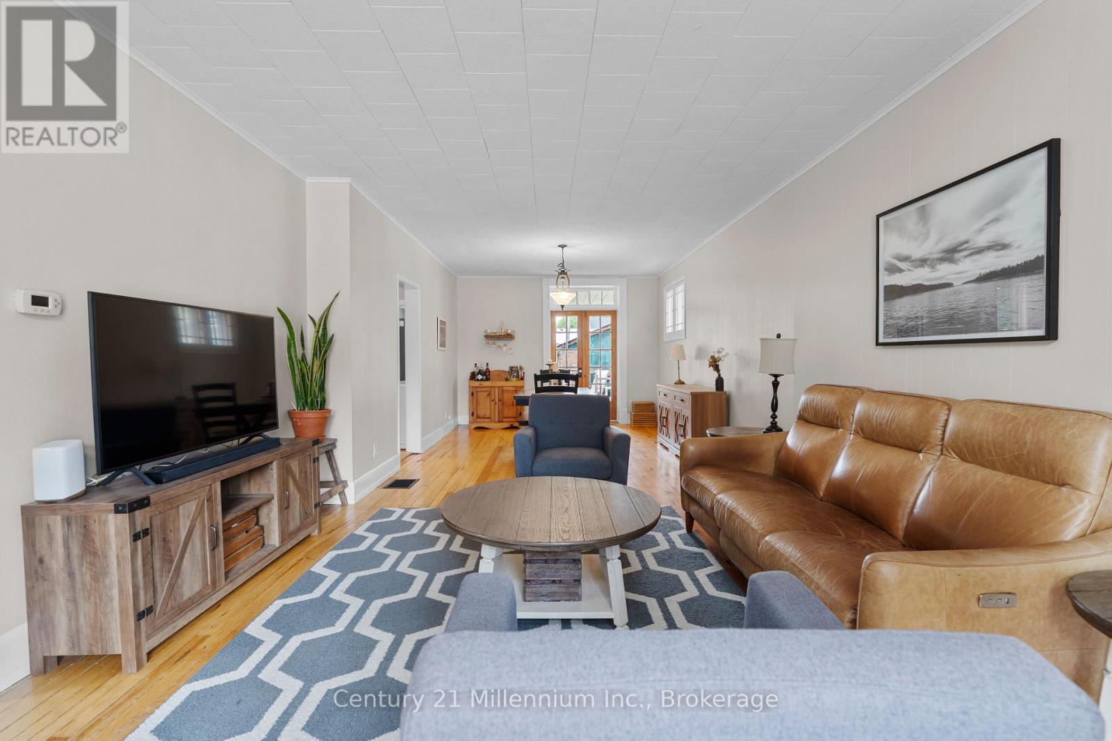 329 7TH STREET E - Image 23