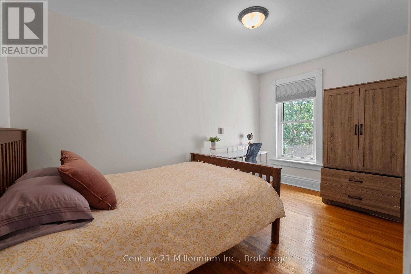 329 7TH STREET E - Image 24