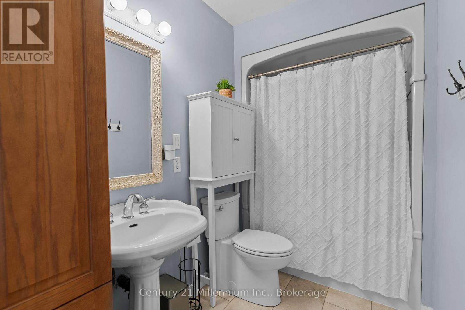 329 7TH STREET E - Image 25
