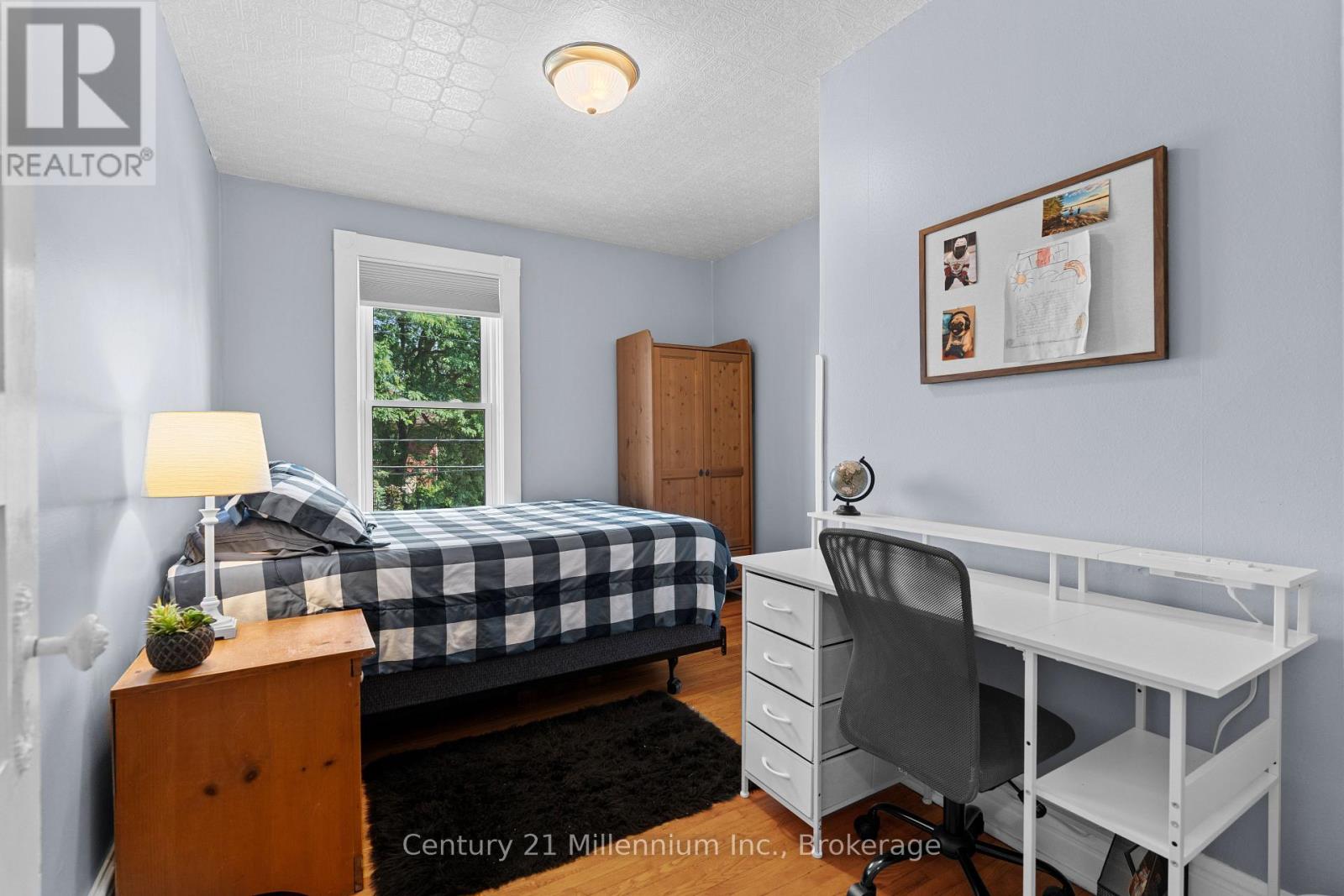 329 7TH STREET E - Image 28