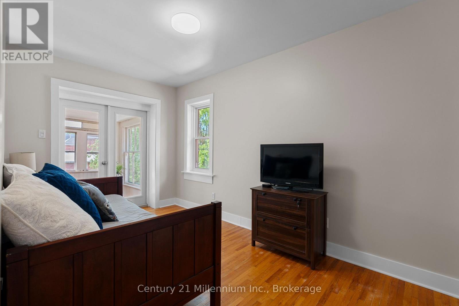 329 7TH STREET E - Image 29