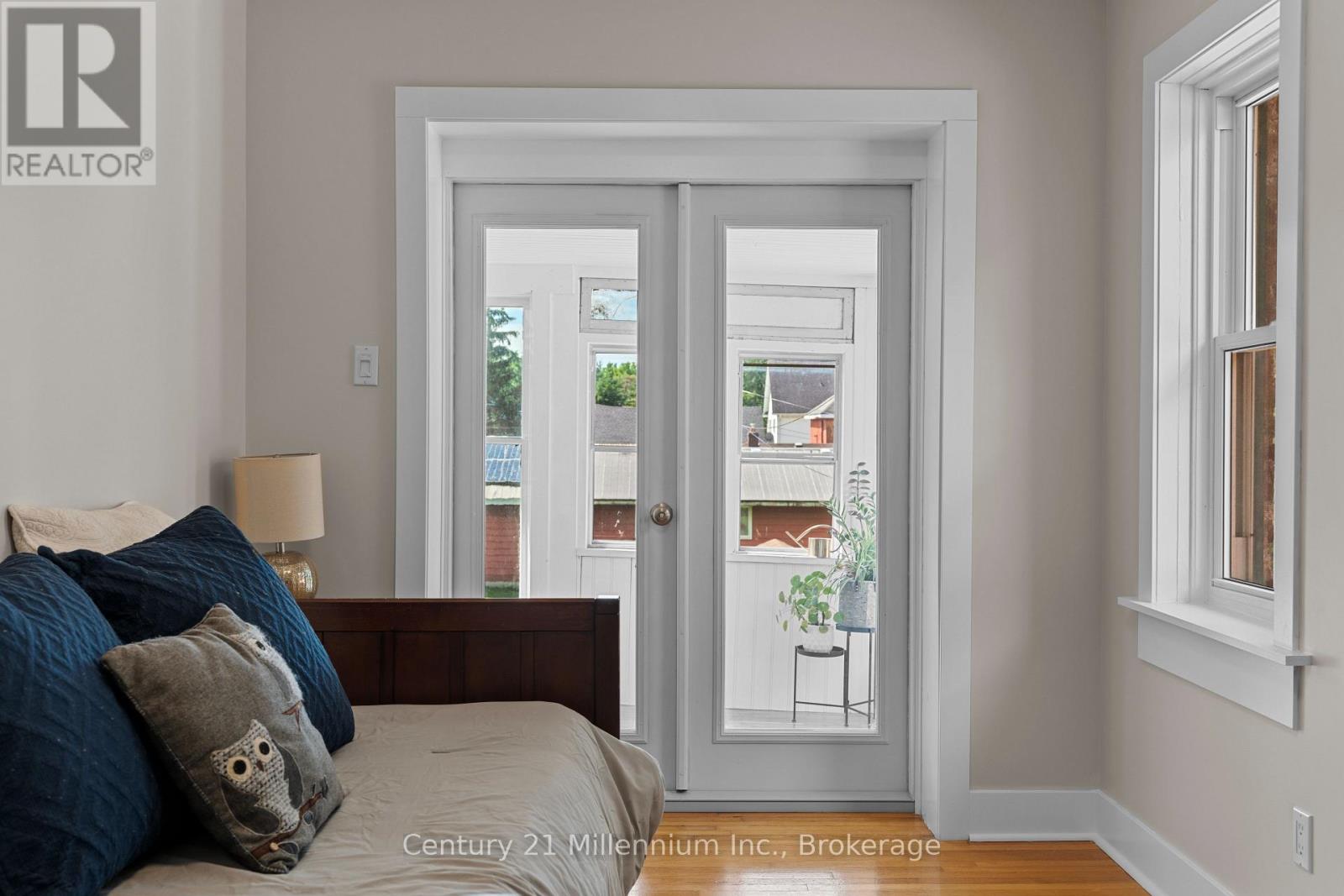 329 7TH STREET E - Image 30