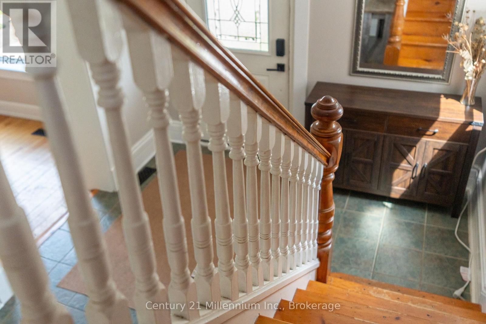 329 7TH STREET E - Image 39