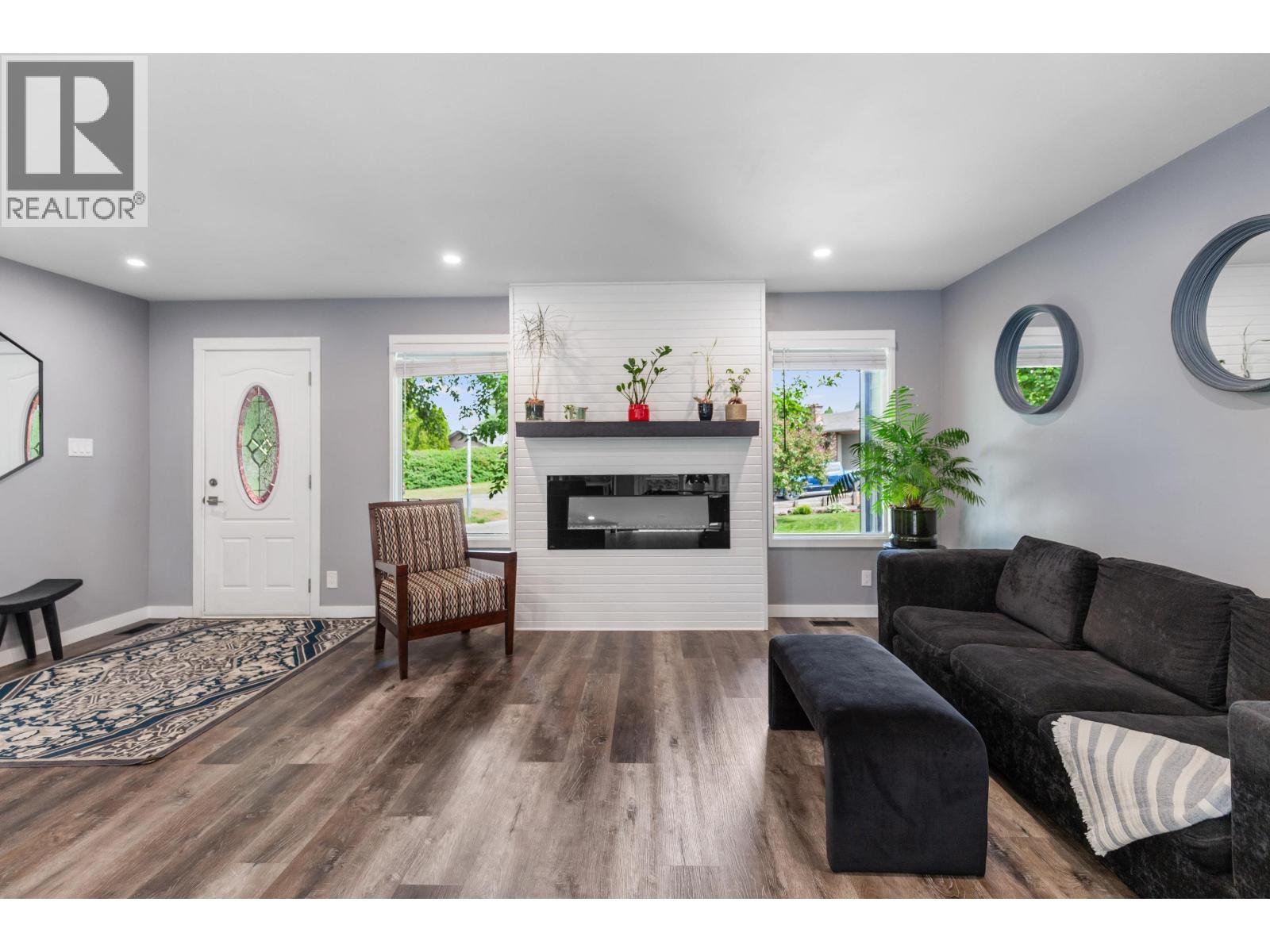 7197 GUELPH CRESCENT - 4
