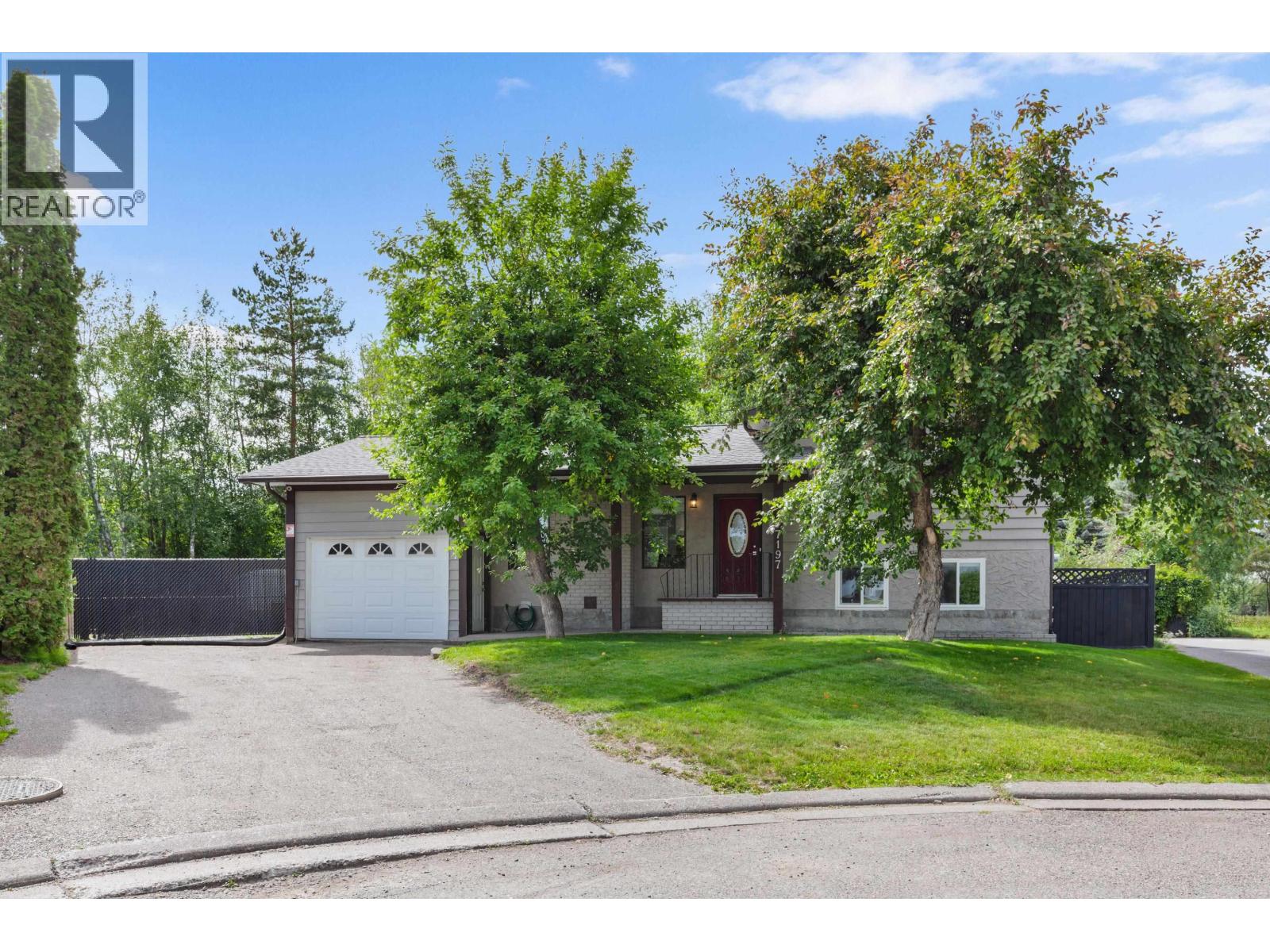 7197 GUELPH CRESCENT - 1