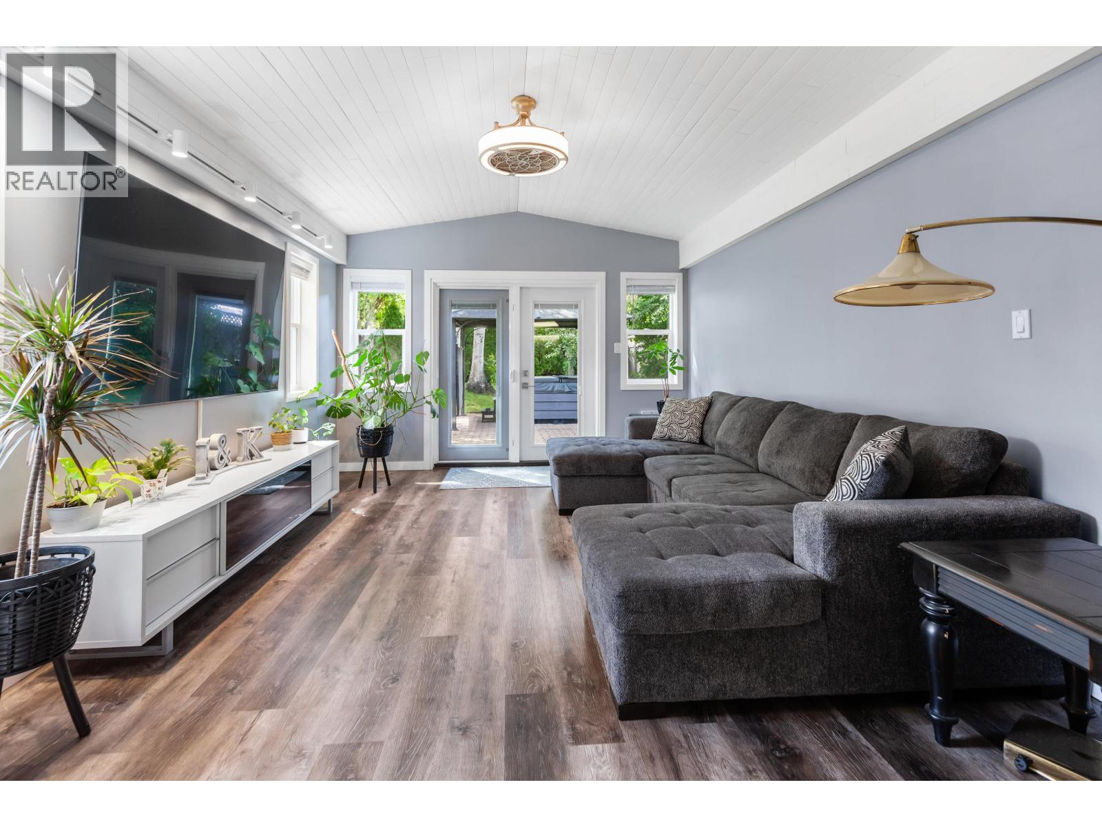 7197 GUELPH CRESCENT - 17