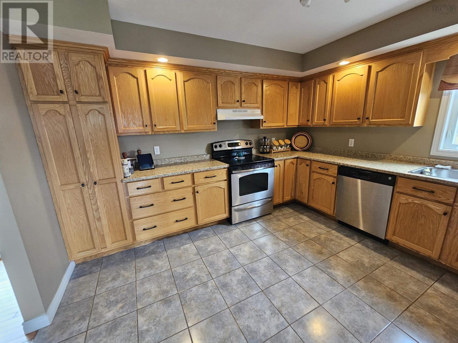 176 Armada Drive - 9