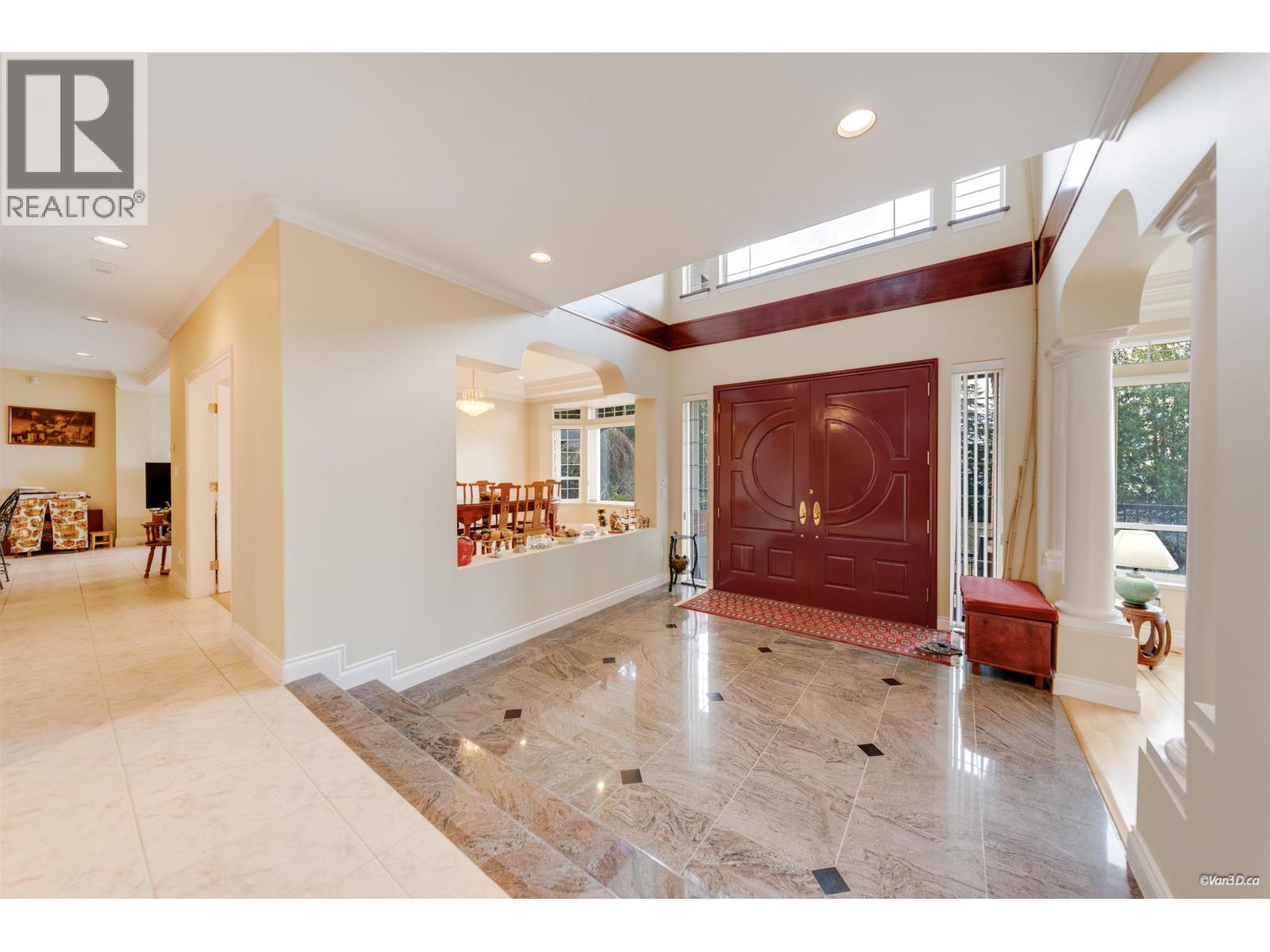 4989 CHALET PLACE, North Vancouver