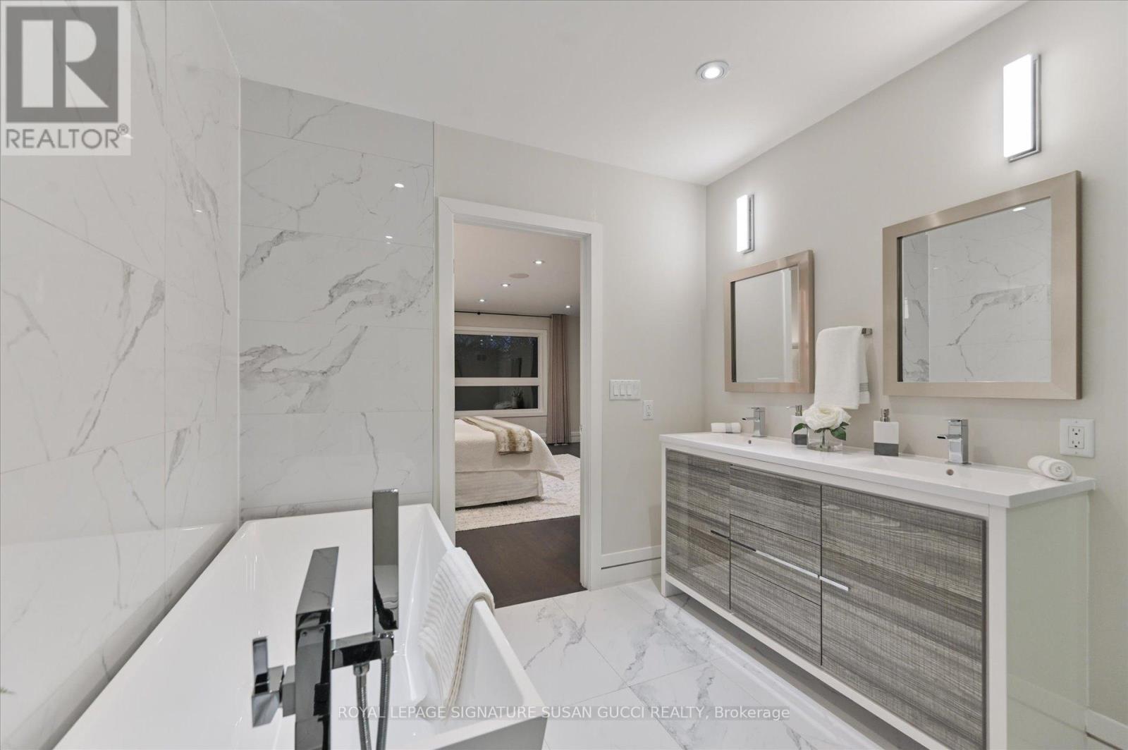 18 FERRIS ROAD - 22