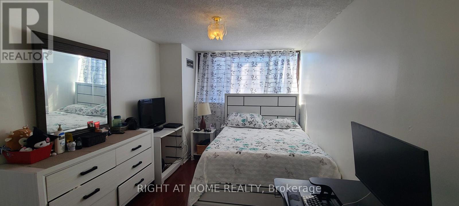 #405 10 TAPSCOTT ROAD - 15