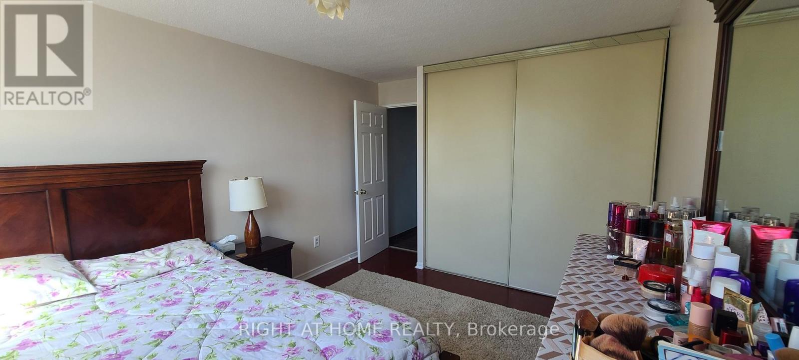 #405 10 TAPSCOTT ROAD - 18