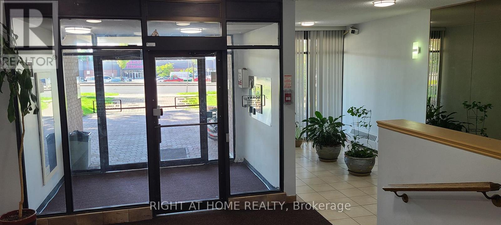 #405 10 TAPSCOTT ROAD - 4