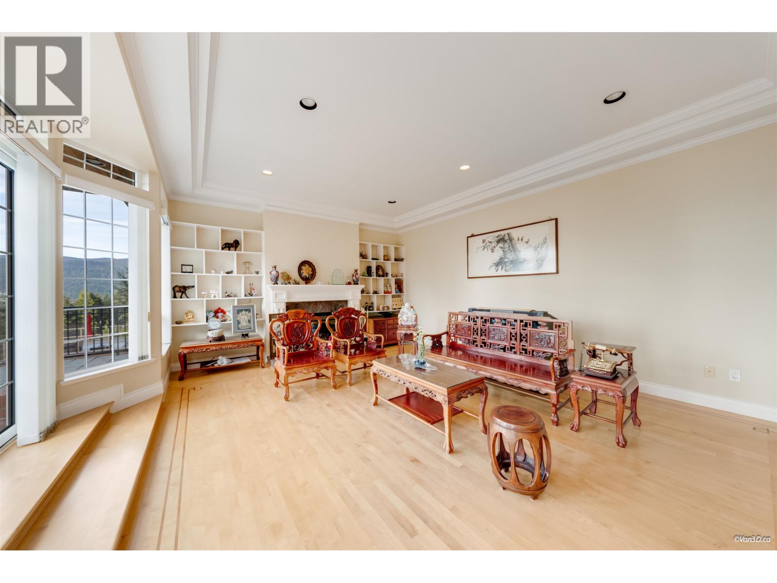 4989 CHALET PLACE, North Vancouver
