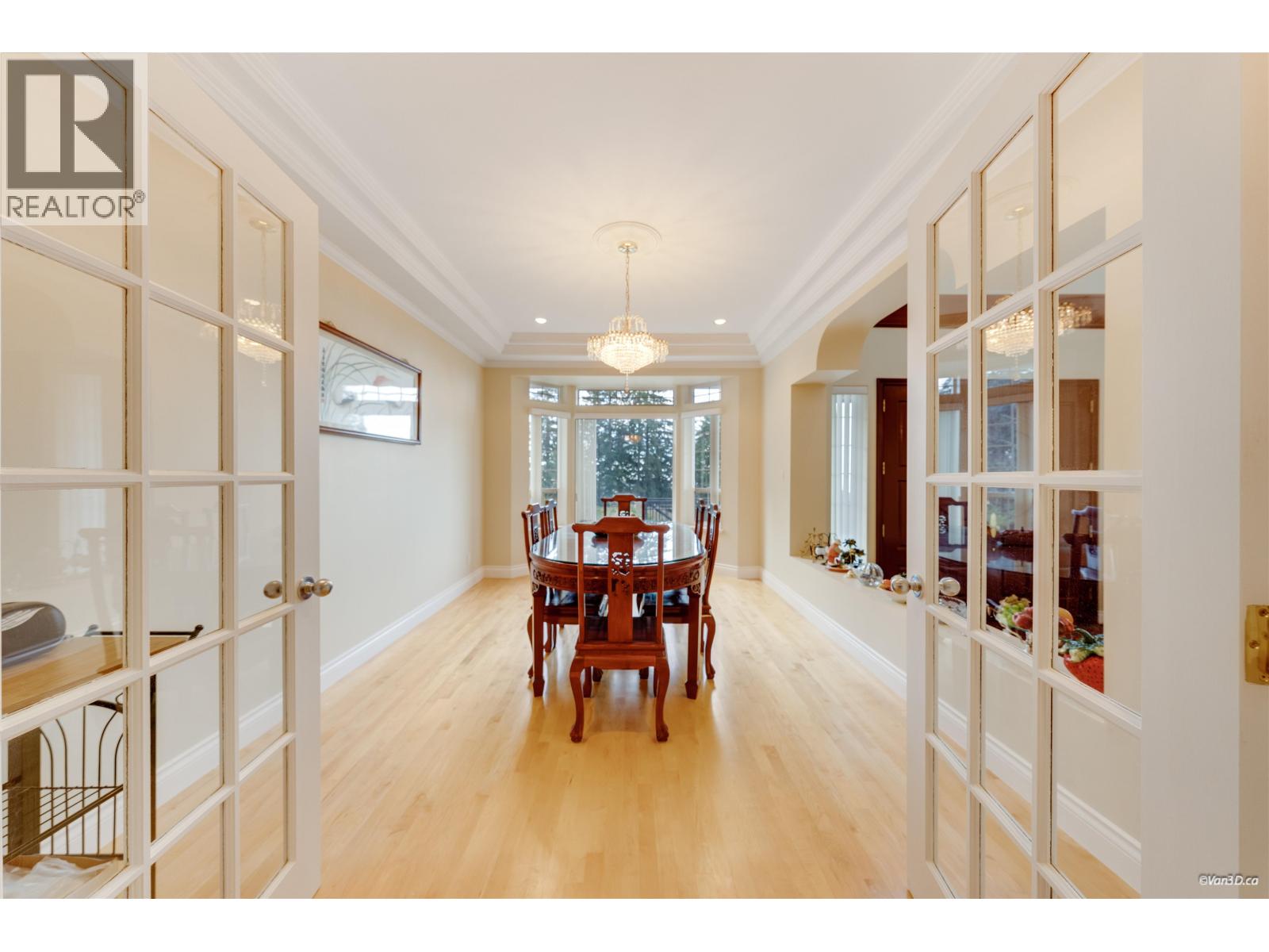 4989 CHALET PLACE, North Vancouver