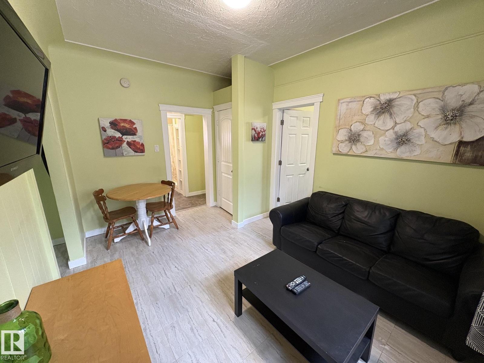 11511 101 ST NW - 10
