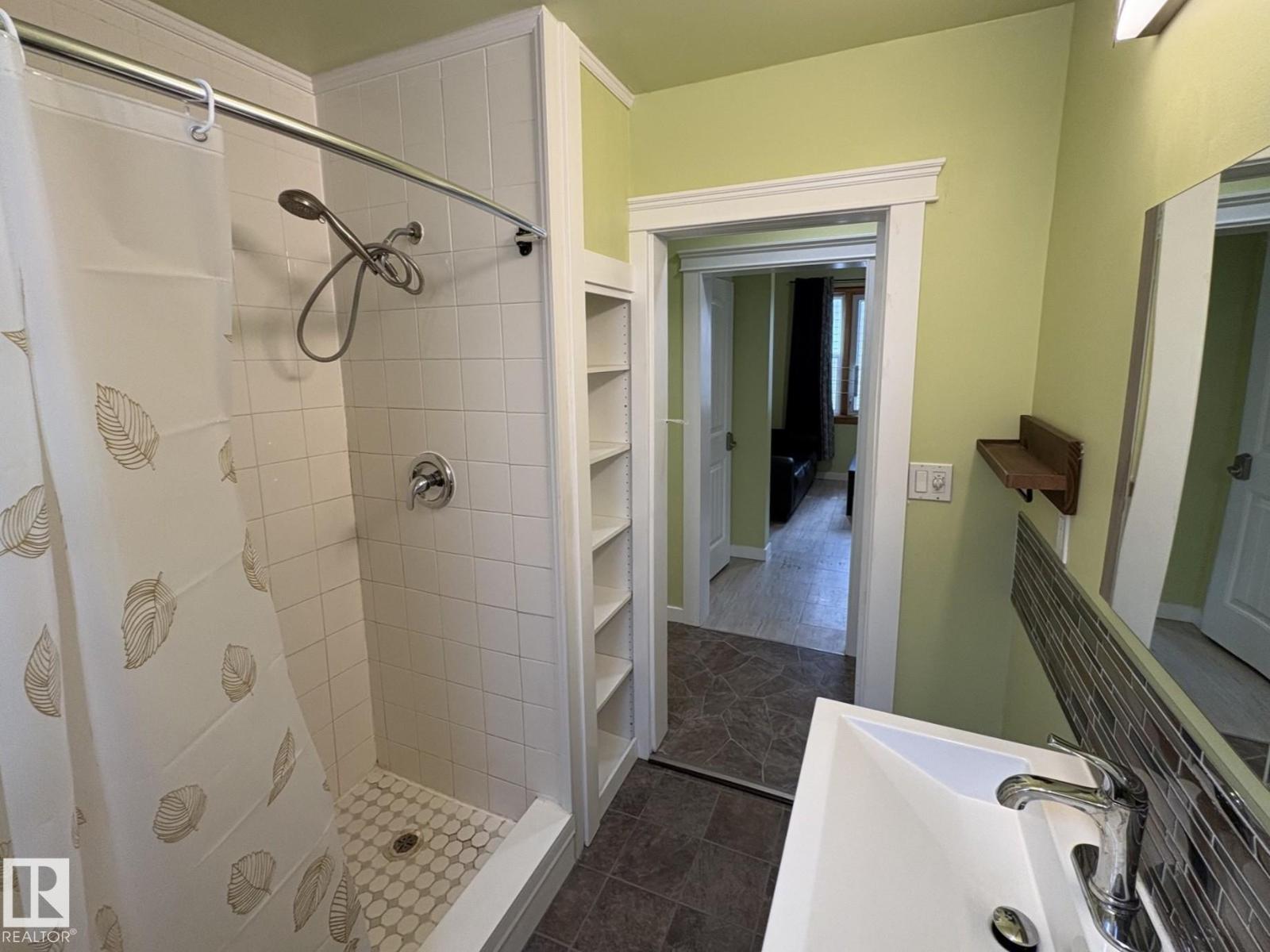11511 101 ST NW - 18