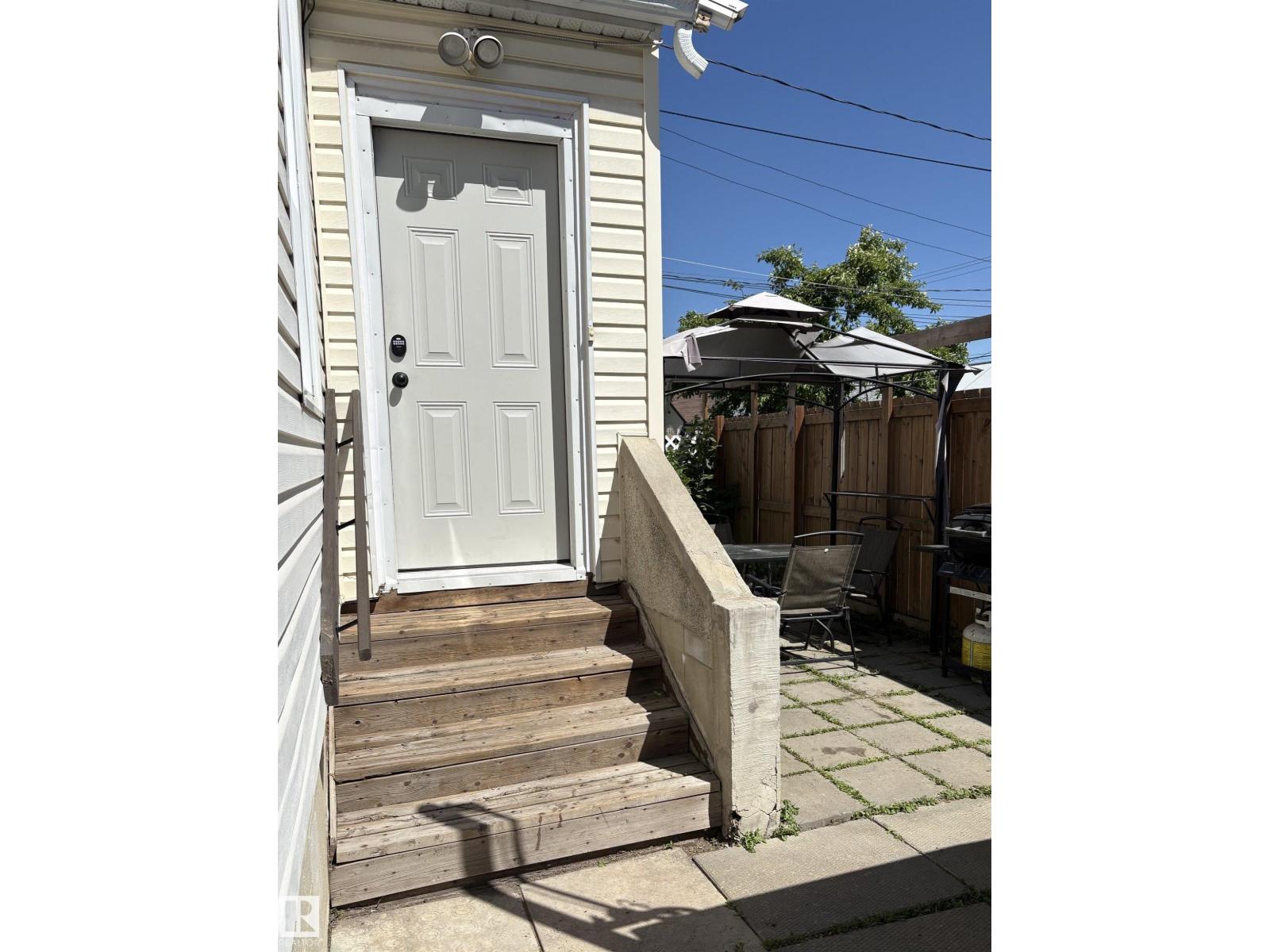 11511 101 ST NW - 45