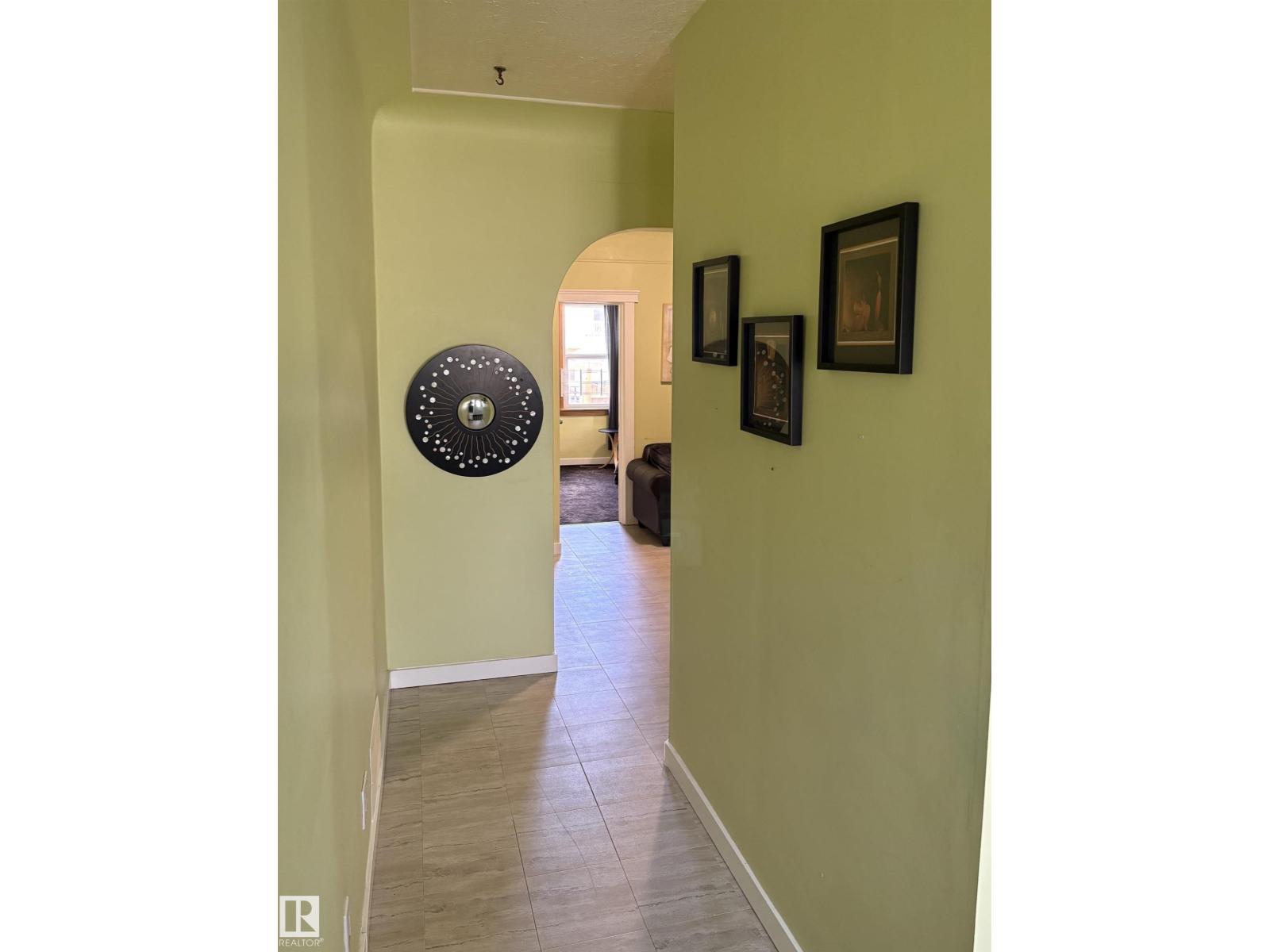 11511 101 ST NW - 8