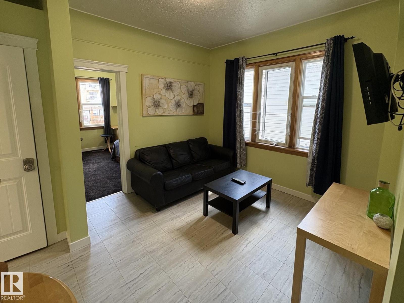 11511 101 ST NW - 9