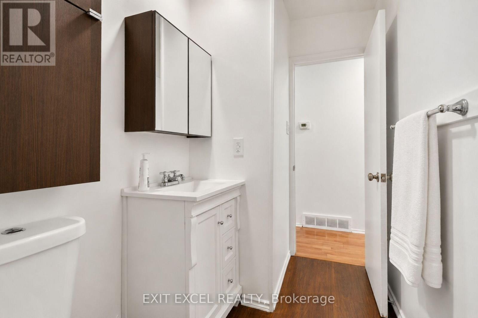 3 Bed, 2 Bath House for Sale in Ottawa – 283 MCELROY DRIVE, Ottawa – MLS# X13538968 - Image 35
