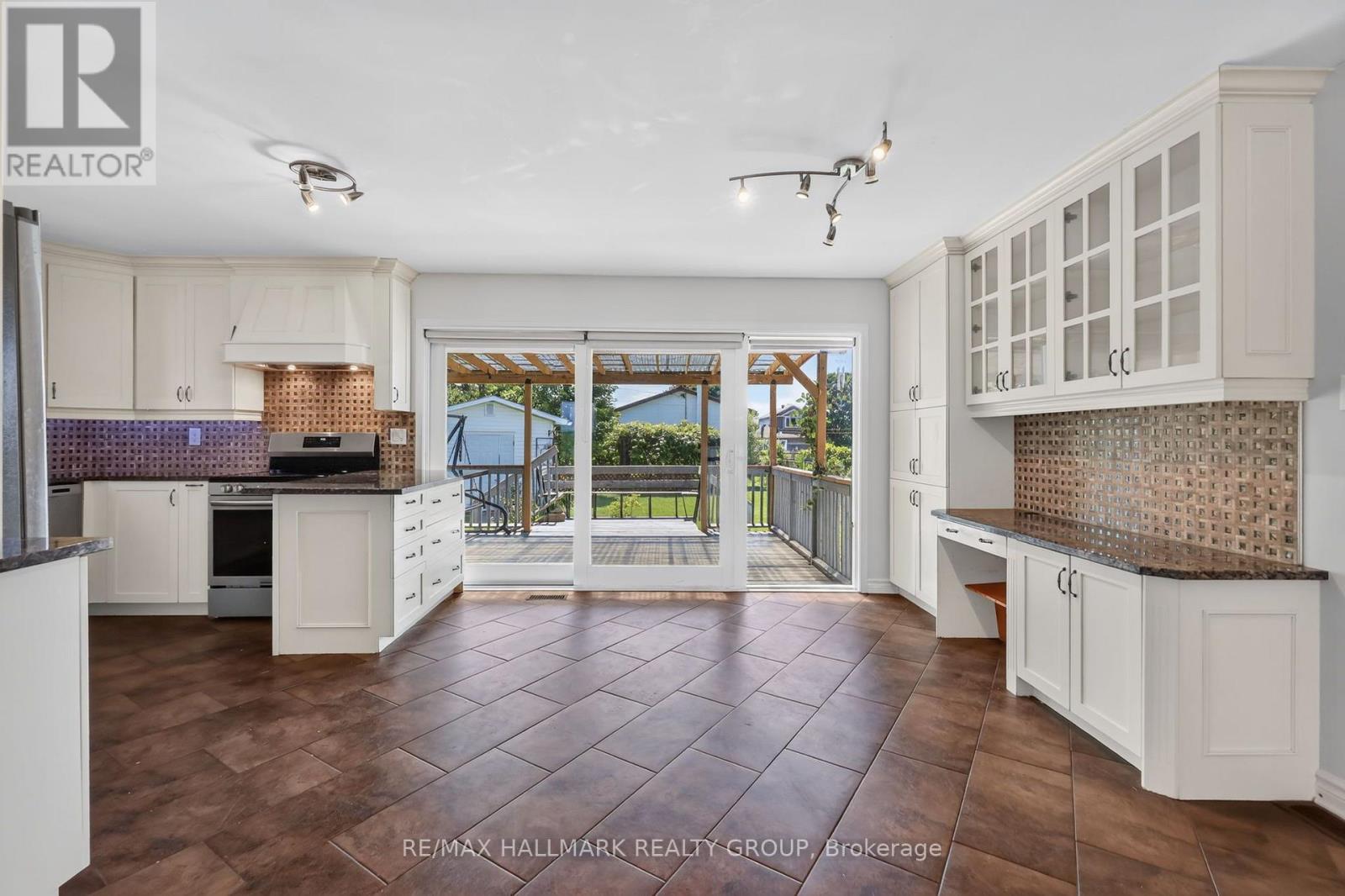 2205 WOODS STREET - Image 10