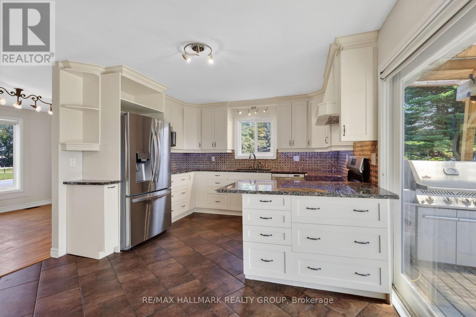 2205 WOODS STREET - Image 11
