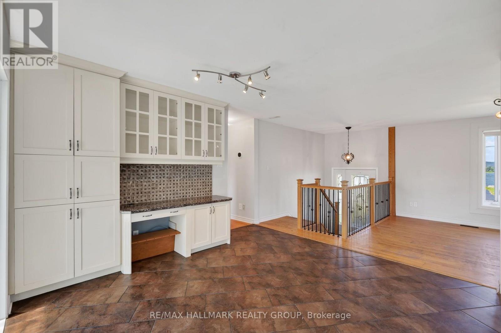 2205 WOODS STREET - Image 17