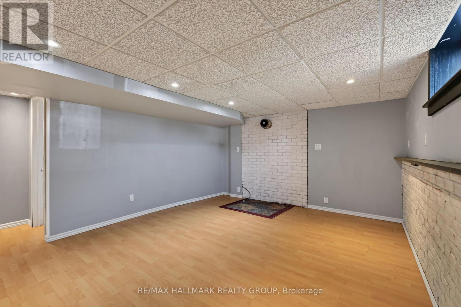 2205 WOODS STREET - Image 29
