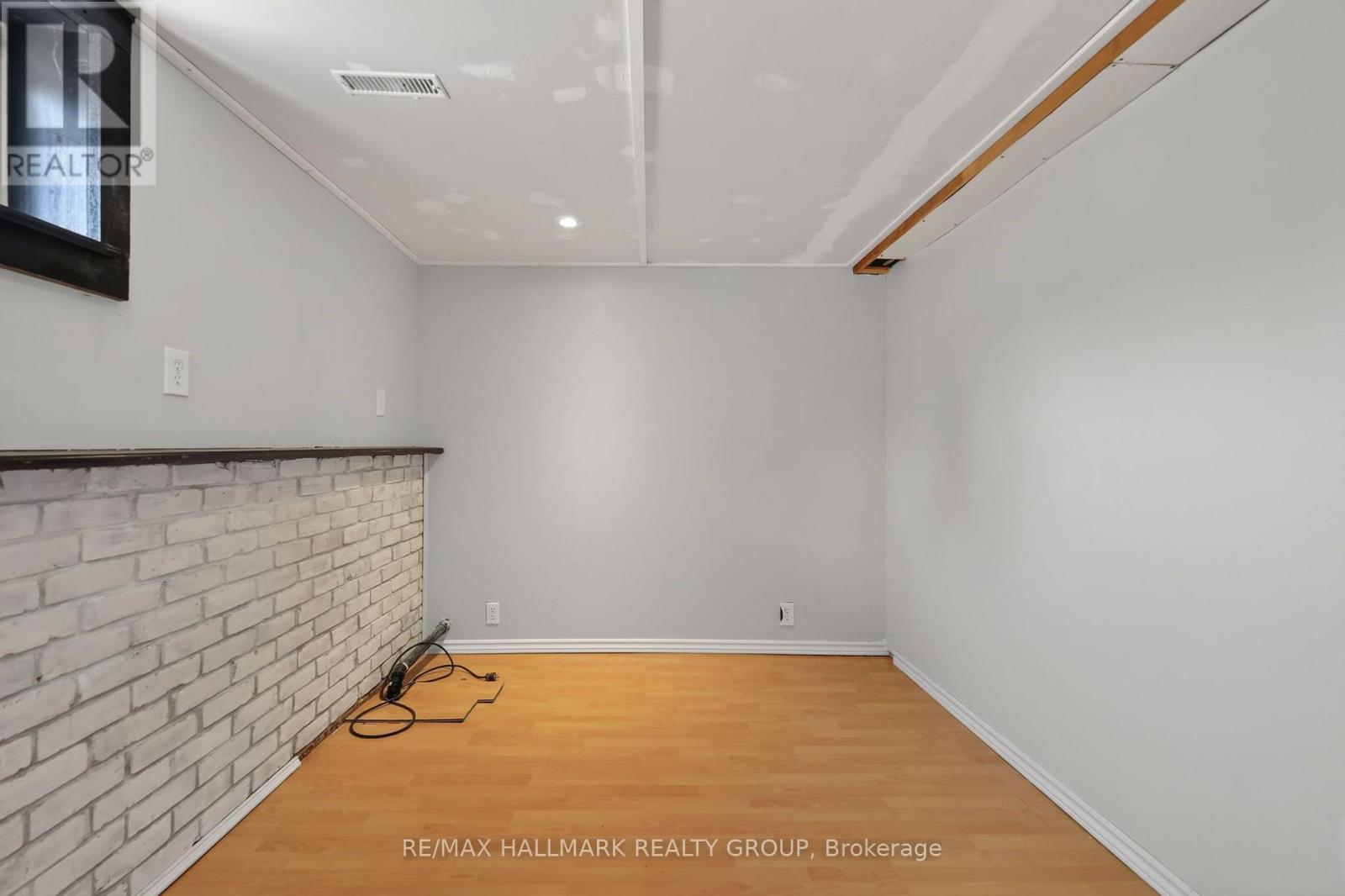 2205 WOODS STREET - Image 30