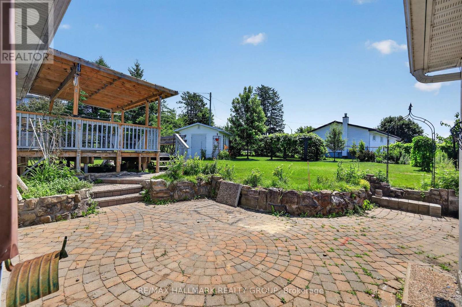 2205 WOODS STREET - Image 39