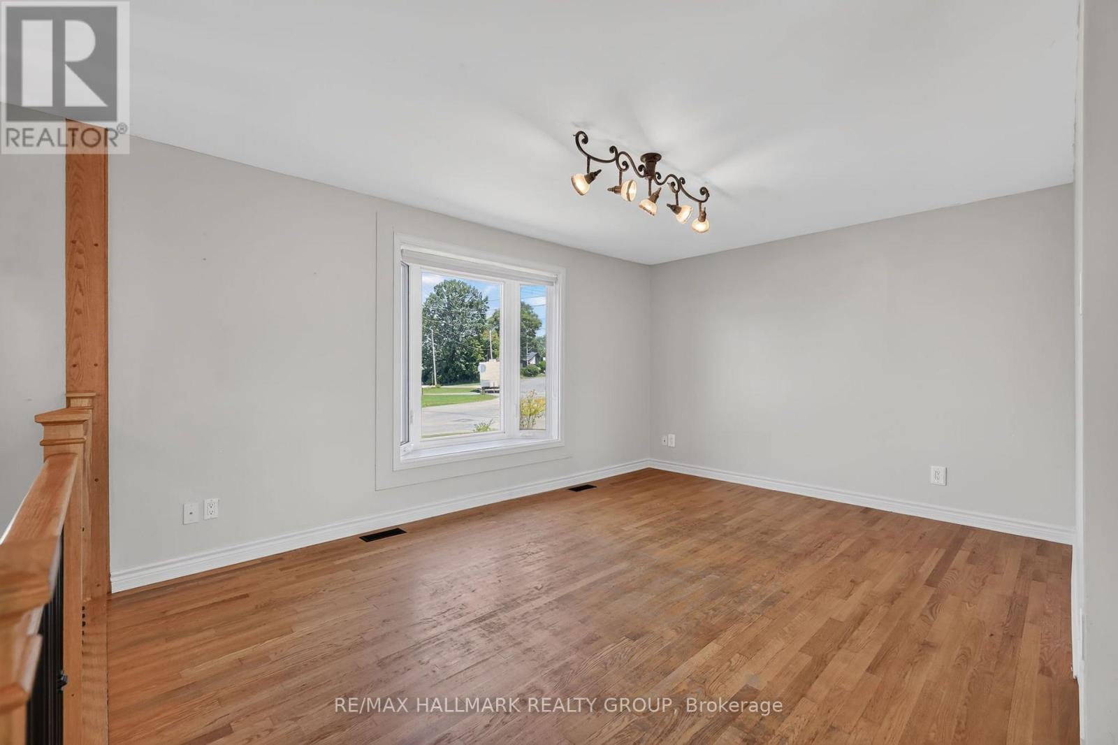 2205 WOODS STREET - 5