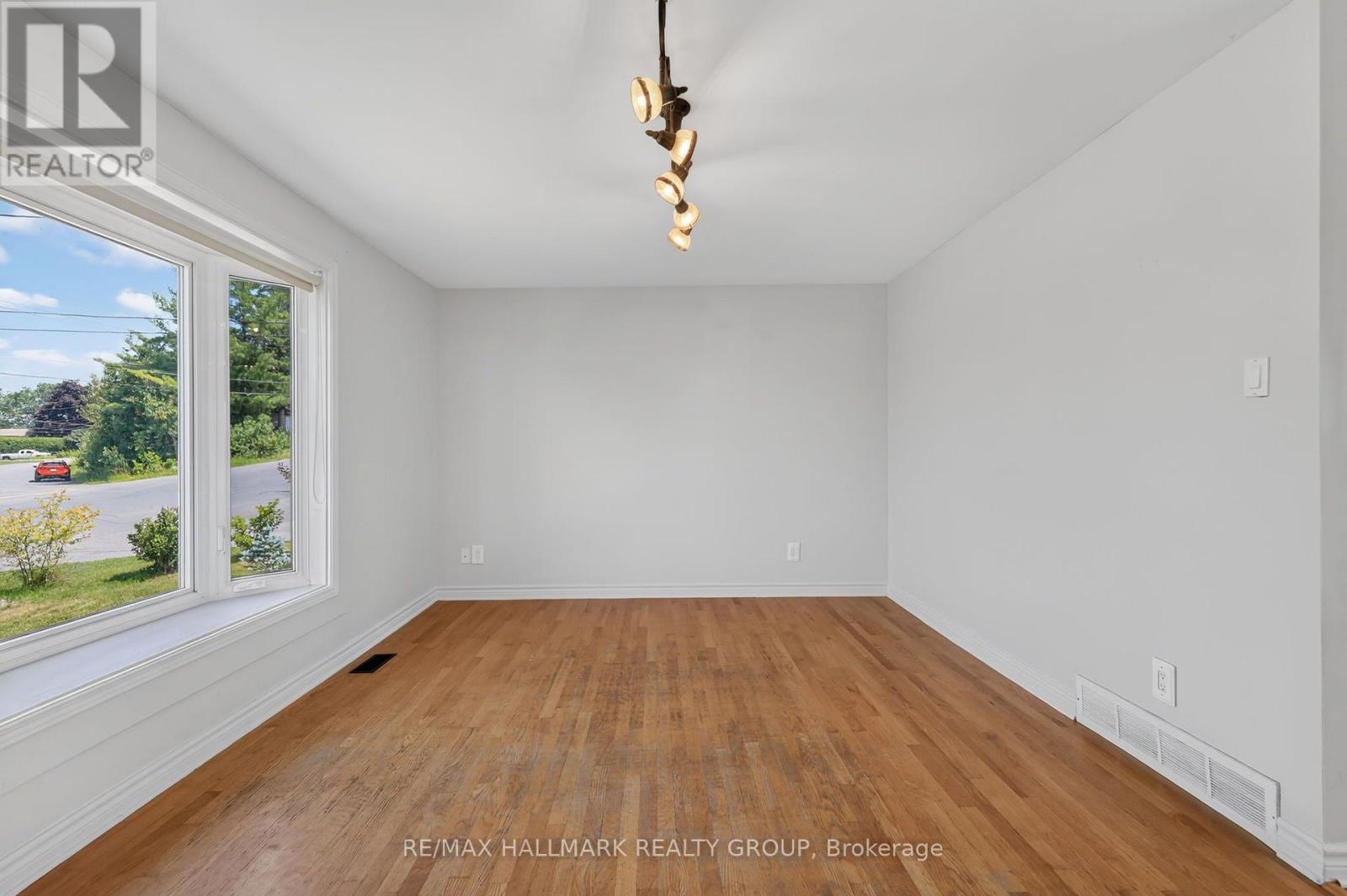 2205 WOODS STREET - Image 6